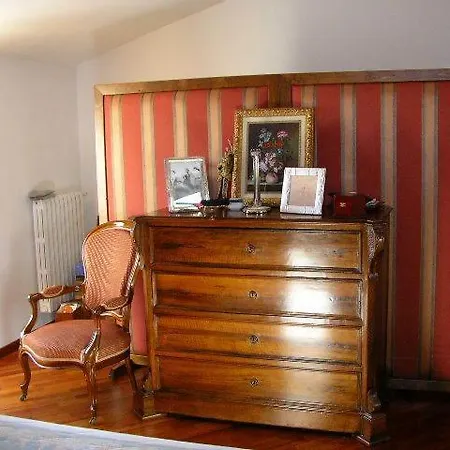 Hotel Tavernola - Locanda Di Campagna 3*