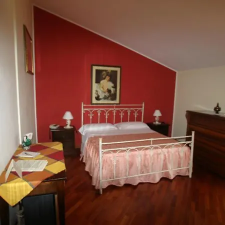 Tavernola - Locanda Di Campagna 3*