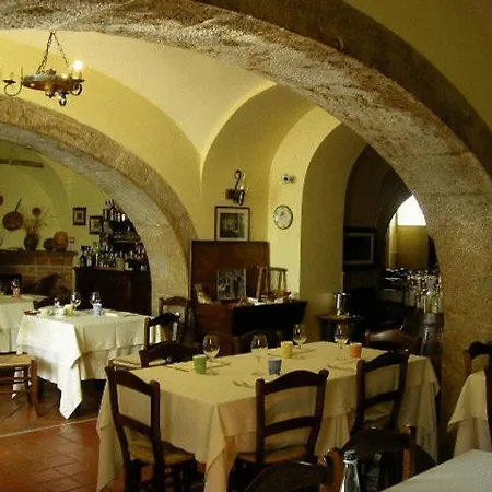 Hotel Tavernola - Locanda Di Campagna 3*