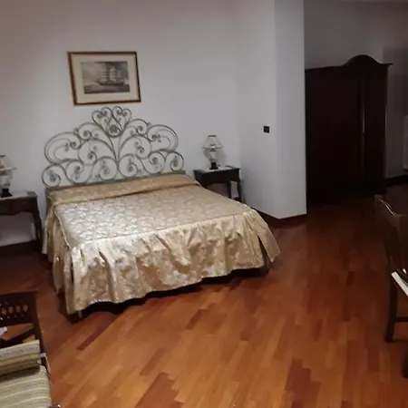 Tavernola - Locanda Di Campagna Hotel