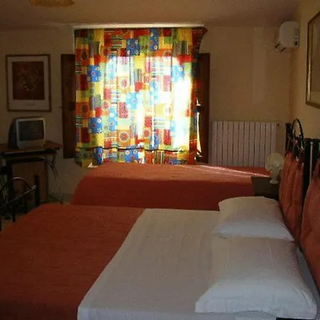 Tavernola - Locanda Di Campagna Hotel
