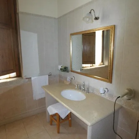Tavernola - Locanda Di Campagna Hotel