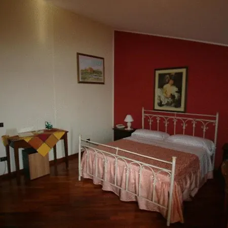 Tavernola - Locanda Di Campagna Hotel 3*